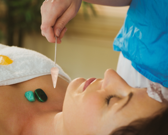 Curso de Cristaloterapia Certificado pela ABRATH: Conecte-se ao Poder Transformador dos Cristais! 💎🌿